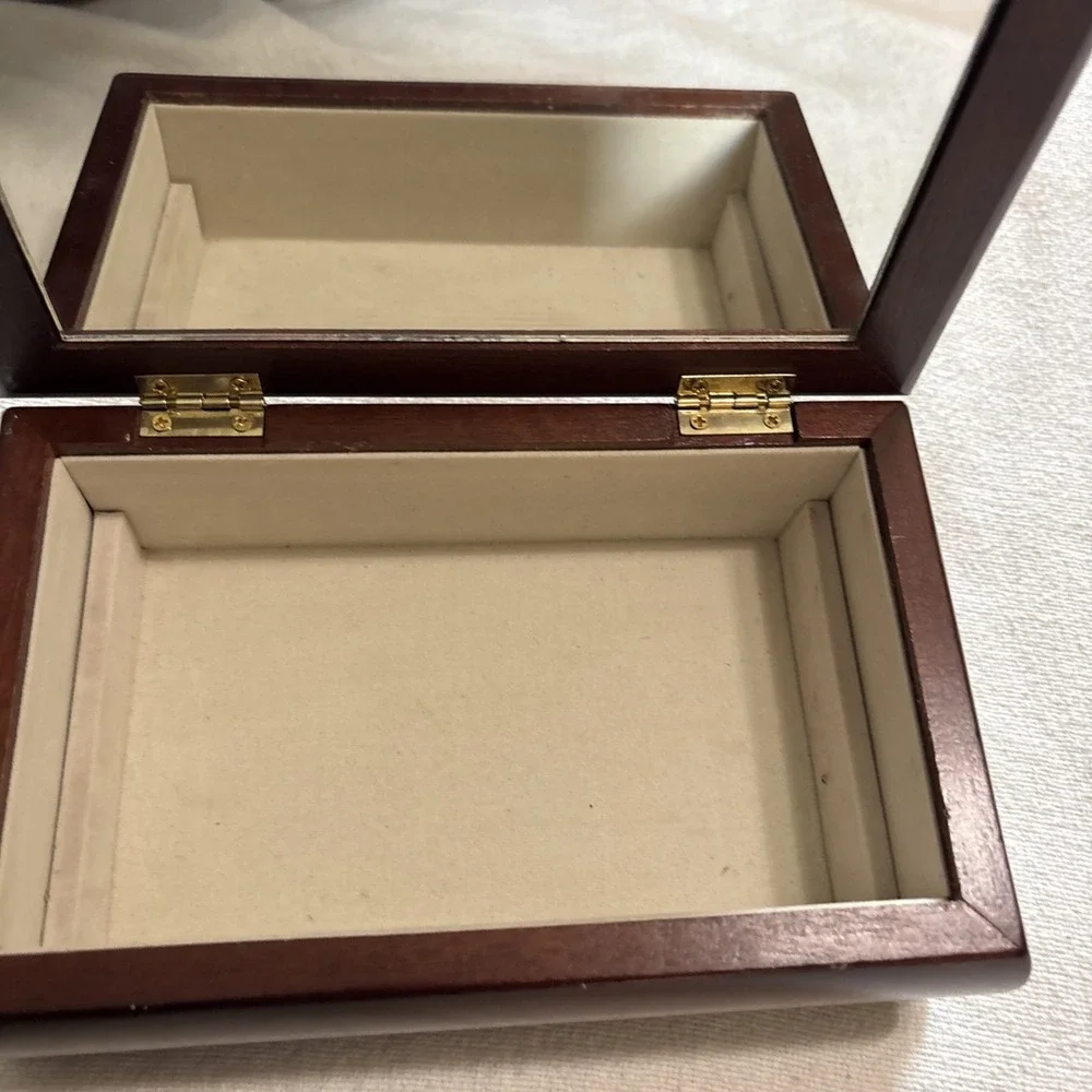 Vintage Wood Floral Tapestry Jewelry Box with Removeable Tray‎ Mirror 8x3.5x5